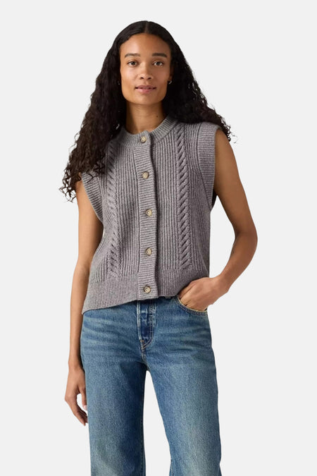 Grijze tanktop van Levi's® met twists aan de zijkanten, gedragen met een high-waisted jeans.