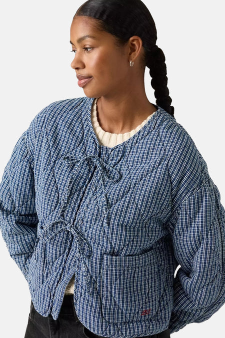 Kort blauw geruit jasje van Levi's® met een striksluiting en opgestikte zakken.