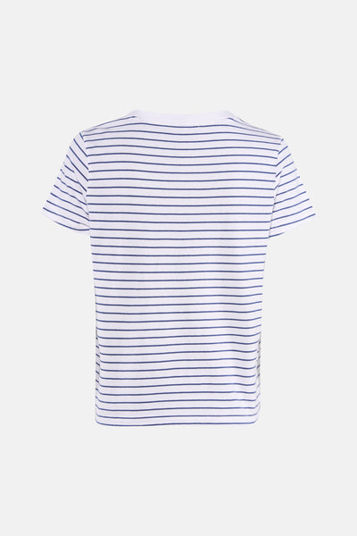 Effenckleurig T-shirt met korte mouwen van Levi's® met marineblauwe horizontale strepen op een witte achtergrond.