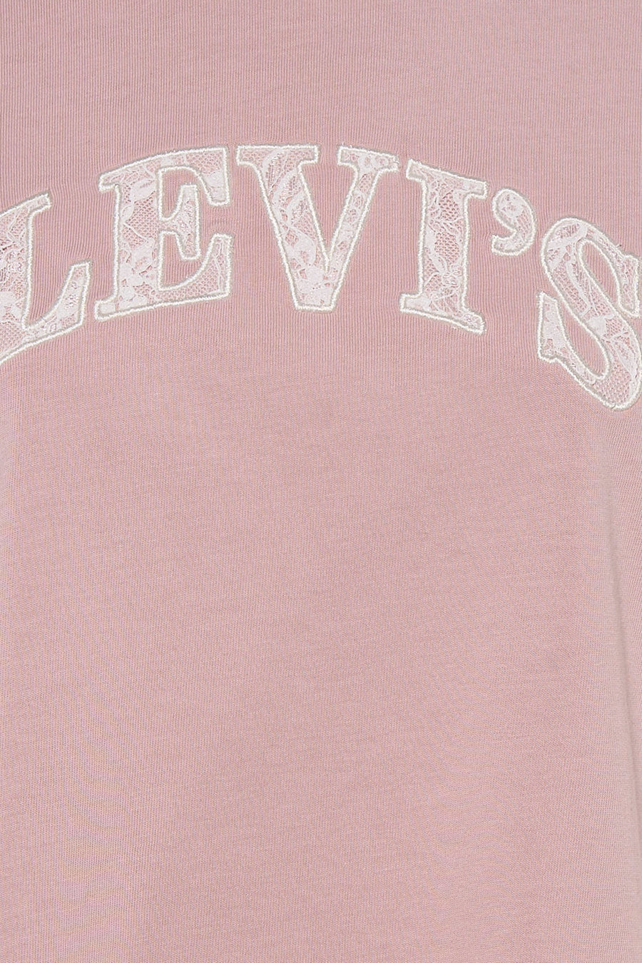 T-shirt violet uni à manches courtes par Levi's® avec broderie dentelle blanche sur le devant, vue rapprochée