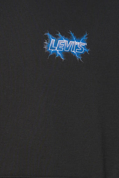 Détail d’un sweat à capuche noir Levi's® avec logo bleu et blanc