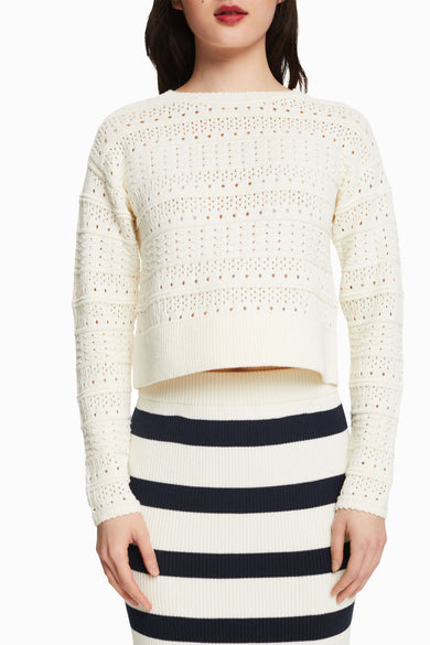 Pull écru à col rond by Esprit, avec motifs ajourés et rayures sur une jupe assortie.