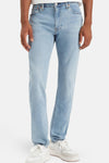 Slim jeans in lichtblauw denim van Levi's, met zichtbare stiksels en een nauwsluitende pasvorm.