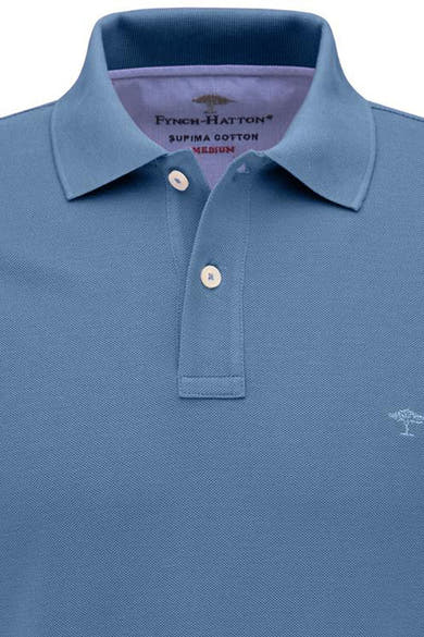 Blauw poloshirt met korte mouwen van Fynch-Hatton met witte knopen en toon-op-toon geborduurd logo.