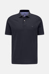 Donkerblauw poloshirt met korte mouwen van Fynch-Hatton met een knoopsluiting met twee knopen en een discreet logo.