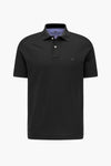 Zwarte Fynch-Hatton polo met contrasterende kraag, een knoopsluiting met twee knopen en een discreet geborduurd logo.