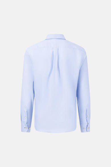 Chemise à manches longues bleue de Fynch-Hatton, vue de dos, avec des plis discrets et des poignets boutonnés.