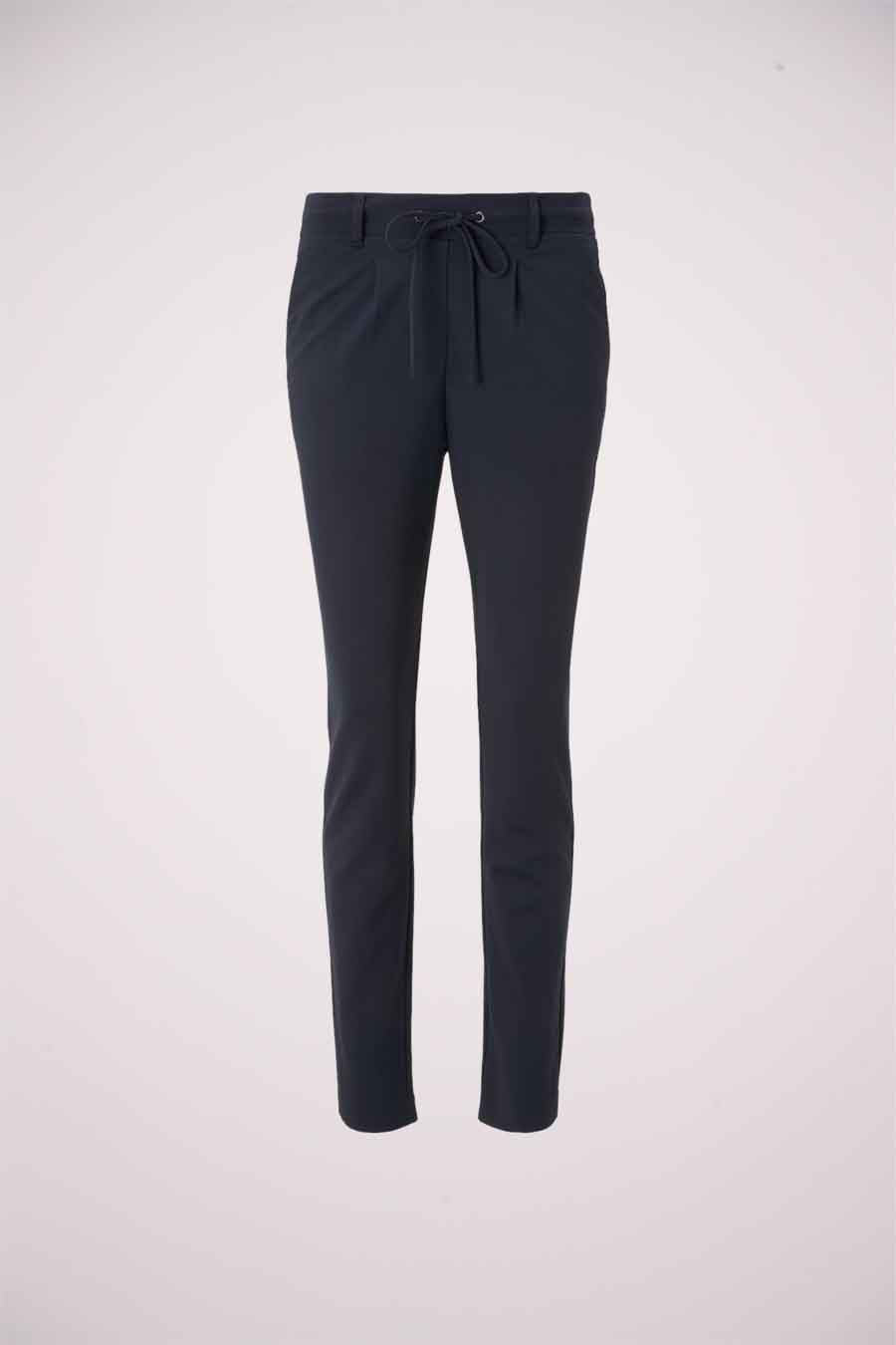 Pantalon coloré bleu Tom Tailor avec cordon de serrage à la taille sur fond neutre.