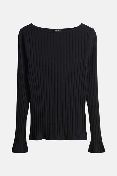 Pull à col rond noir by OPUS en maille côtelée avec manches longues évasées.