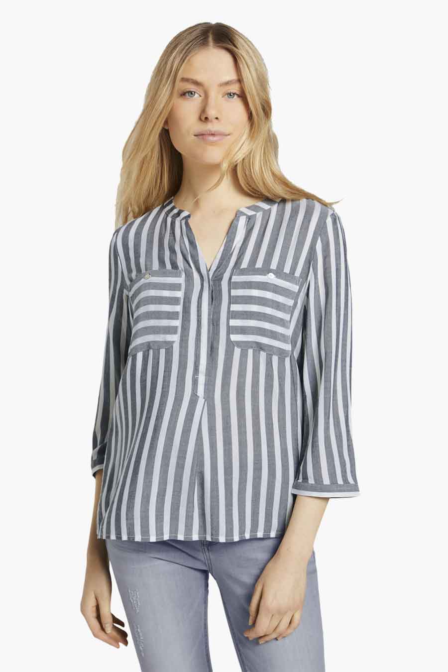 Blauwe gestreepte blouse met lange mouwen van Tom Tailor, met borstzakken en knoopsluiting.