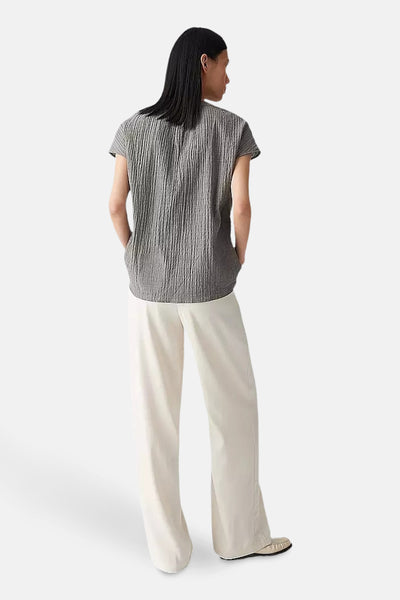 Kaki blouse met korte mouwen van OPUS, met een geplooid textuur effect.
