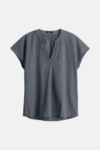 Kaki blouse met korte mouwen van OPUS, met een verticale plooitextuur en V-hals.