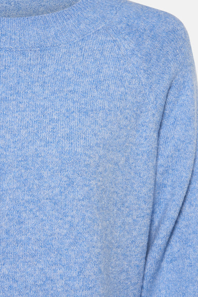 Pull à col rond bleu de VERO MODA, en tricot doux avec une texture chinée.