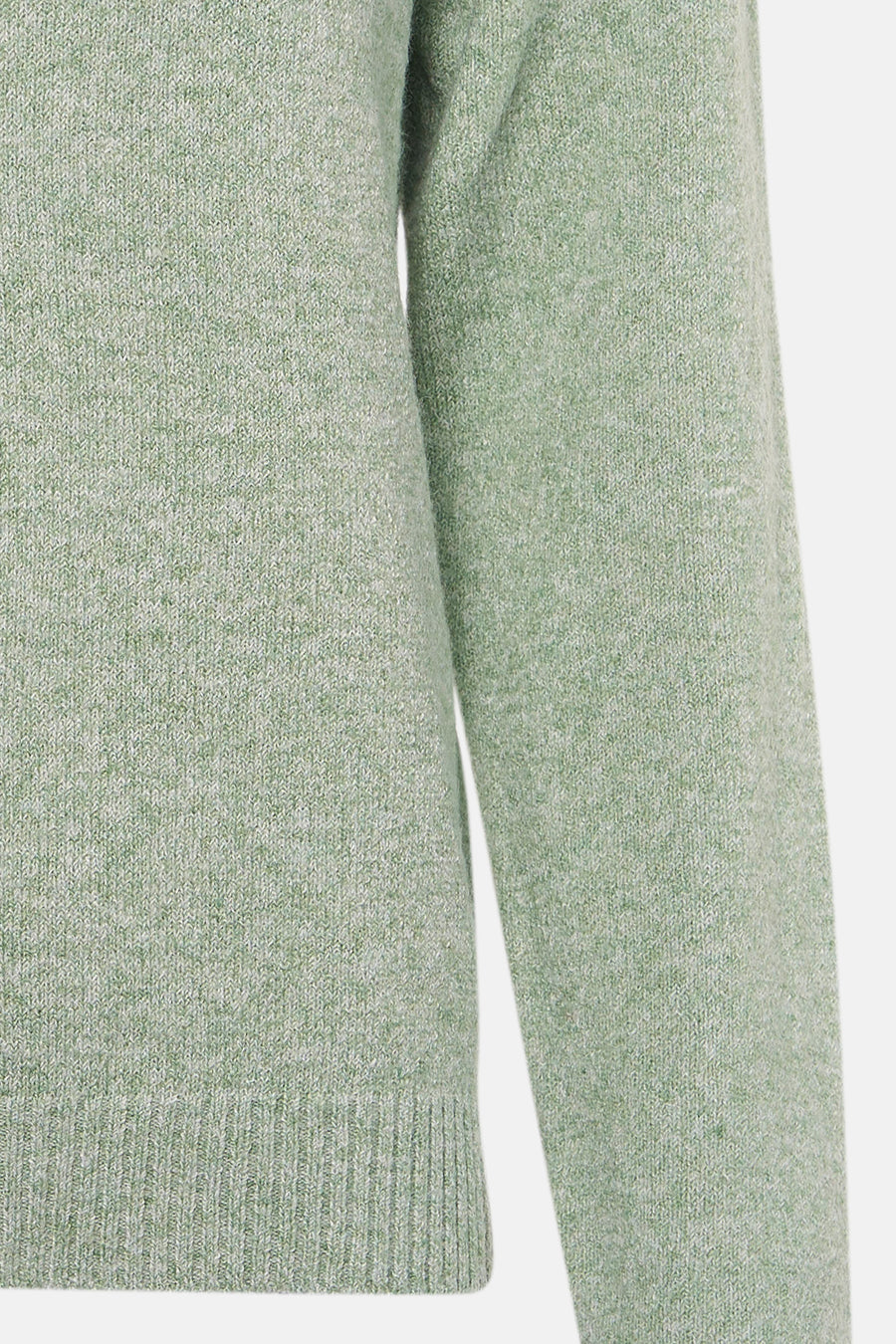 Pull à col rond vert de VERO MODA, en maille texturée fine, détail du col et des manches.