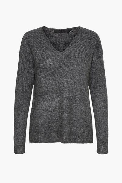 Grijze gebreide trui van VERO MODA, met een V-hals en lange mouwen.