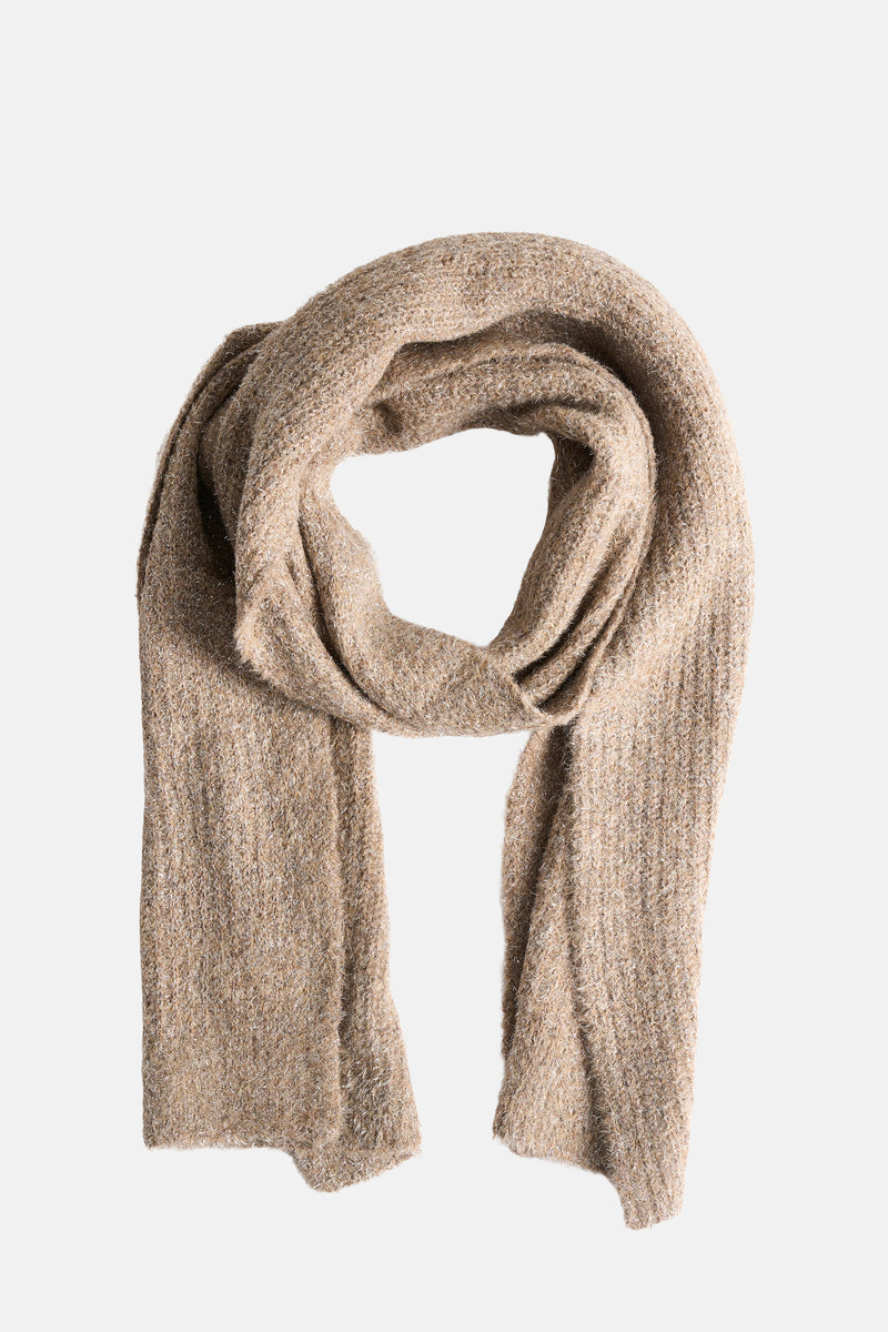 Écharpe taupe par OPUS, en tricot texturé avec un tombé ample et décontracté.