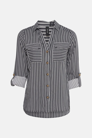 Chemisier rayé à manches longues multicolore de VERO MODA, avec poches à rabat boutonnées et manches retroussées.