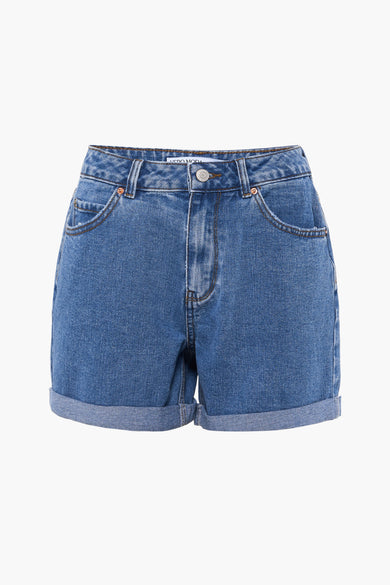 Short en jean bleu de VERO MODA, avec ourlets retroussés et poches avant.
