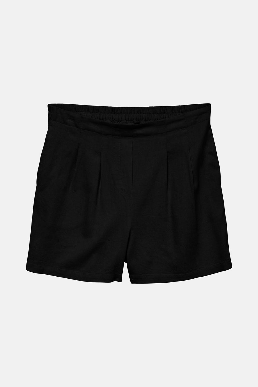 Short noir de VERO MODA®, avec une taille élastique et des plis sur le devant.