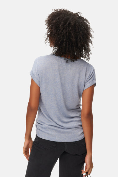 T-shirt bleu à manches courtes de VERO MODA, vu de dos, porté avec un jean noir.
