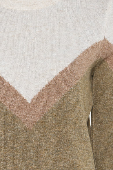 Pull à col rond multicolore de VERO MODA, avec motif à chevrons et manches longues.
