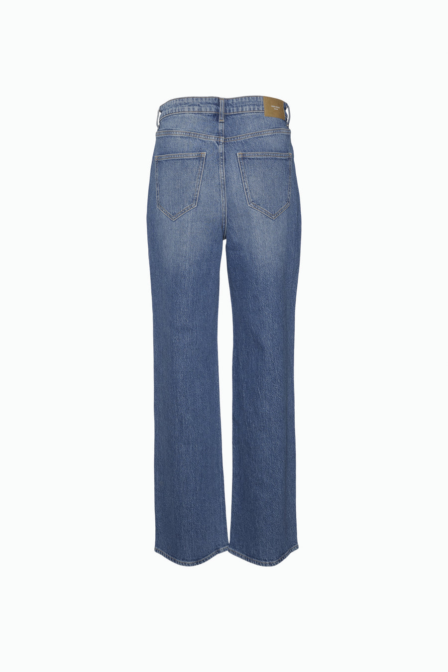 Jeans larges bleu moyen de Vero Moda, vue arrière, avec poches et étiquette en cuir.