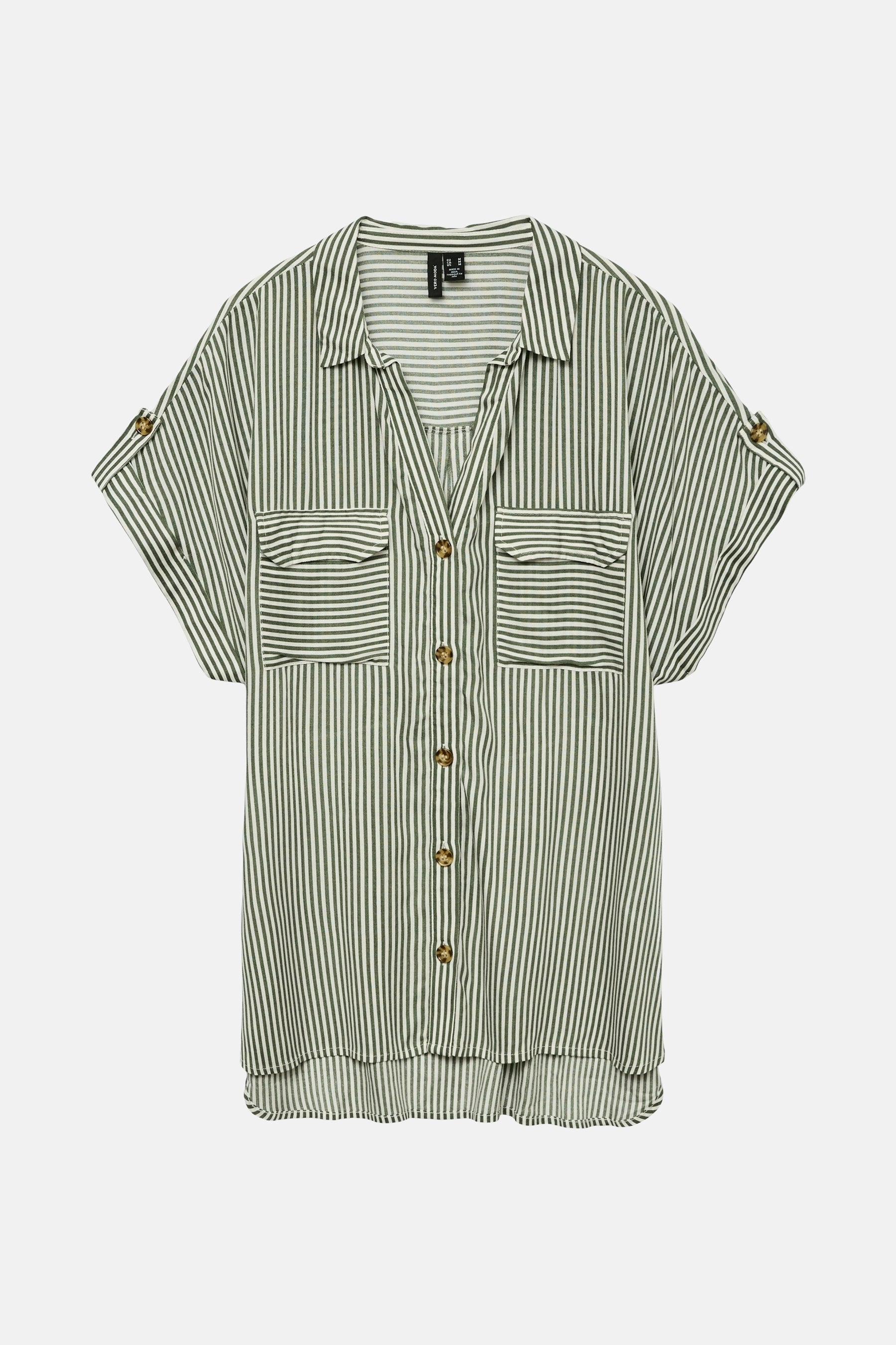Chemise à manches courtes verte de VERO MODA à rayures verticales, boutonnée, avec poches poitrine et manches retroussées.
