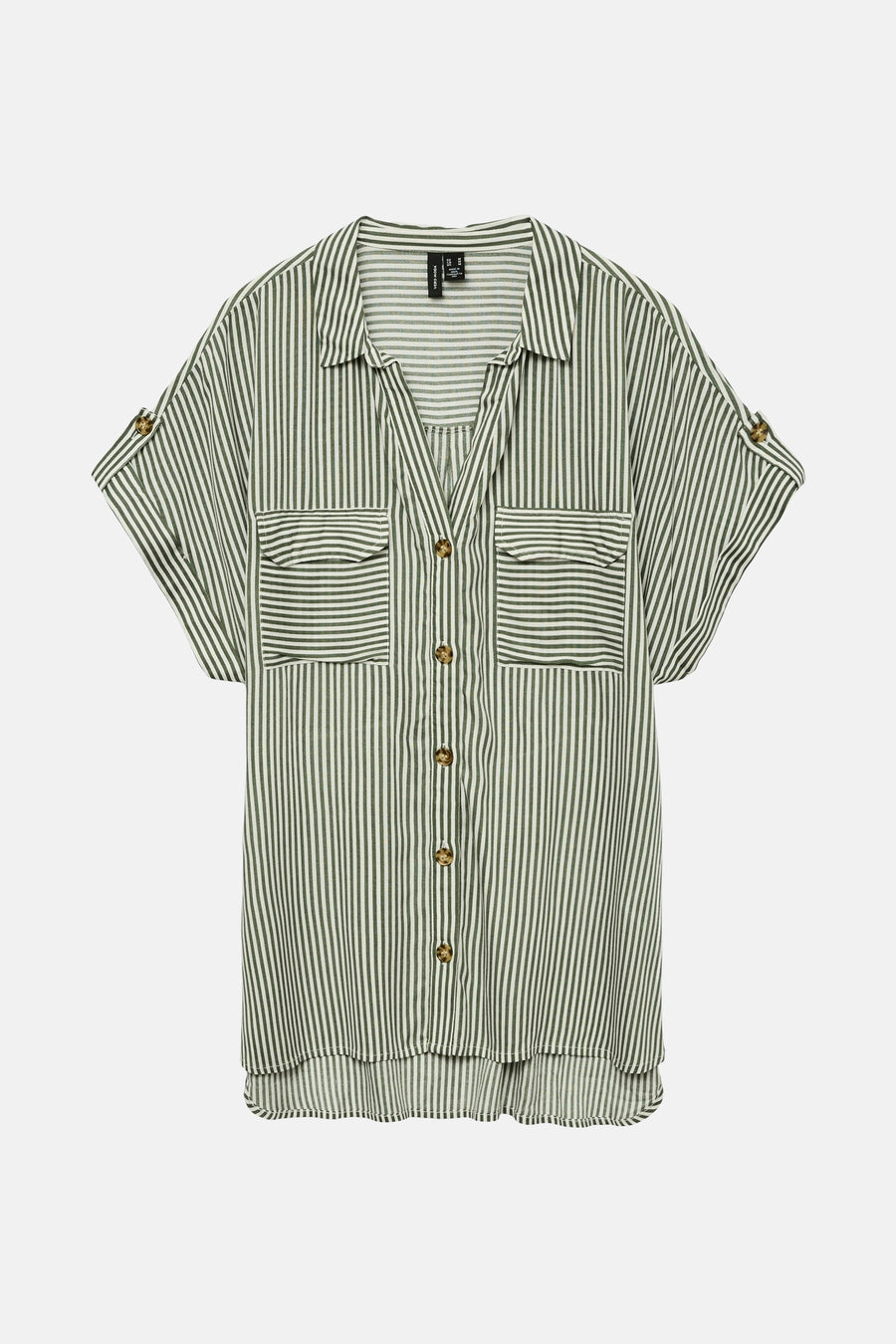 Chemise à manches courtes verte de VERO MODA à rayures verticales, boutonnée, avec poches poitrine et manches retroussées.