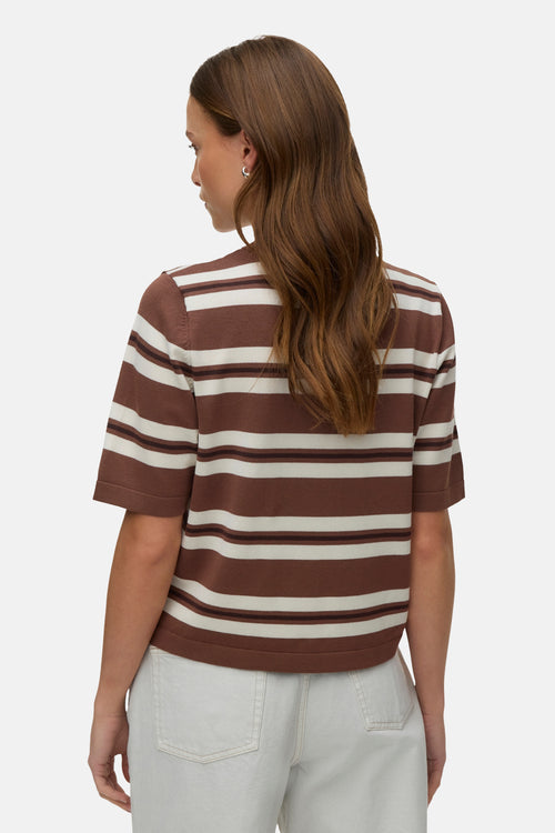 Cocoa brown striped O-neck pullover with short sleeves, back view, worn with light beige pants