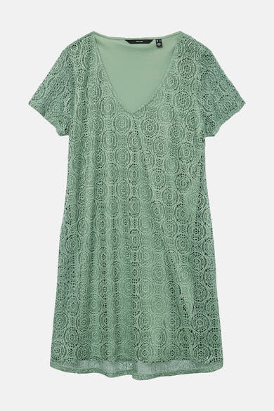 Robe verte à manches courtes de VERO MODA, en dentelle délicate à motifs circulaires.