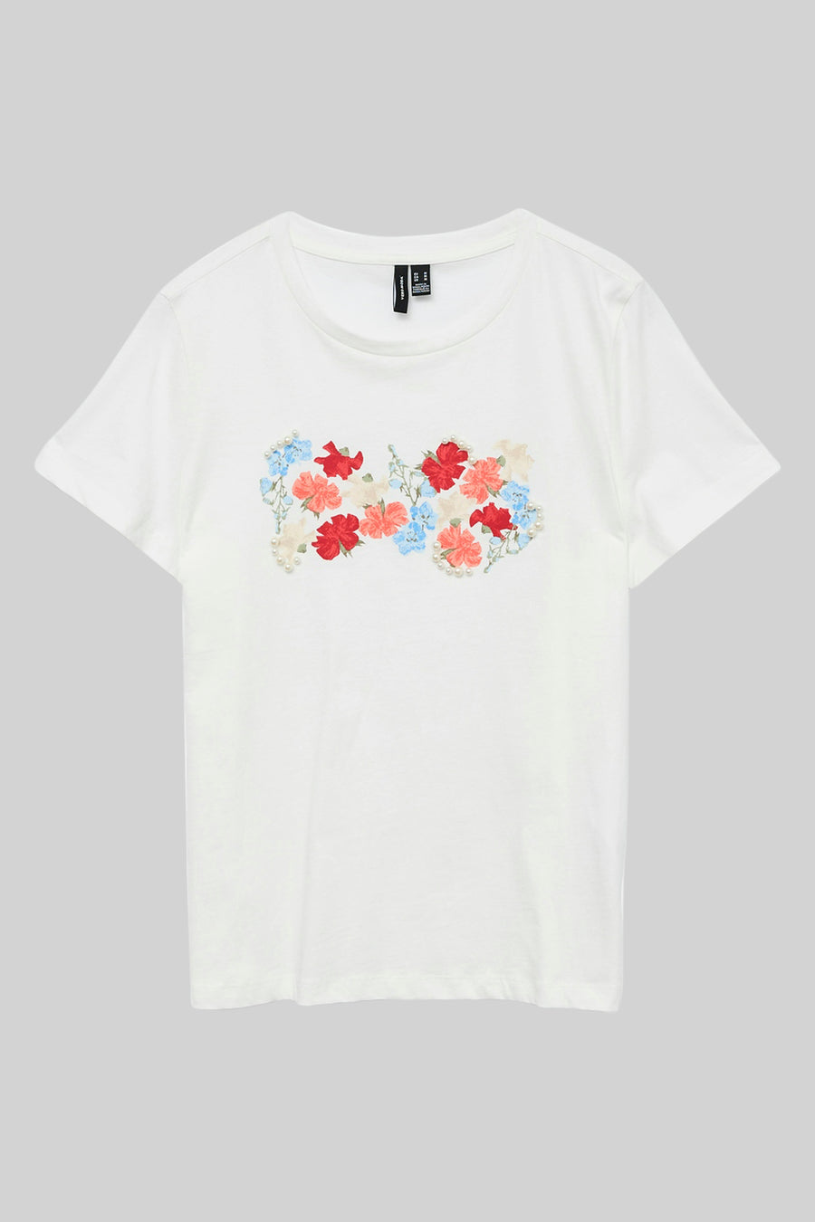 Wit T-shirt met korte mouwen van Vero Moda, versierd met geborduurde bloemen en decoratieve kralen.