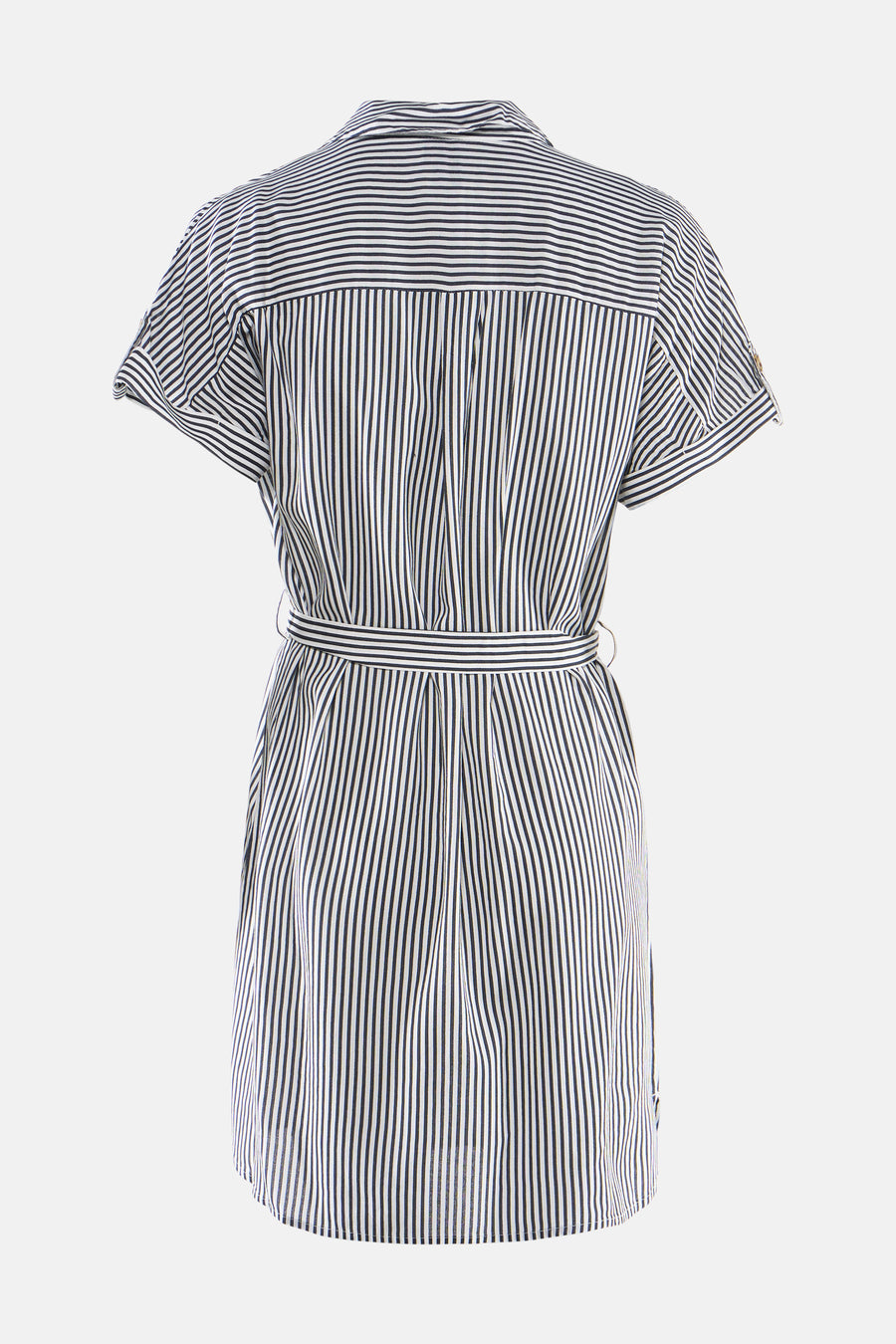 Robe rayée noire et blanche de VERO MODA®, style chemise, vue de dos et ceinturée.