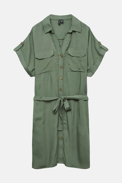 Robe kaki à manches courtes de VERO MODA, avec ceinture nouée et poches à rabat.