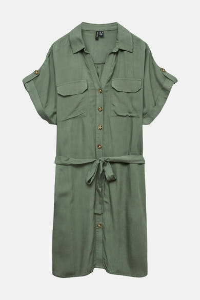 Robe kaki à manches courtes par VERO MODA, avec ceinture nouée et poches poitrine.