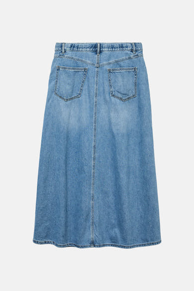 Middelblauwe lange spijkerrok van Vero Moda, met achterzakken en een rechte pasvorm.