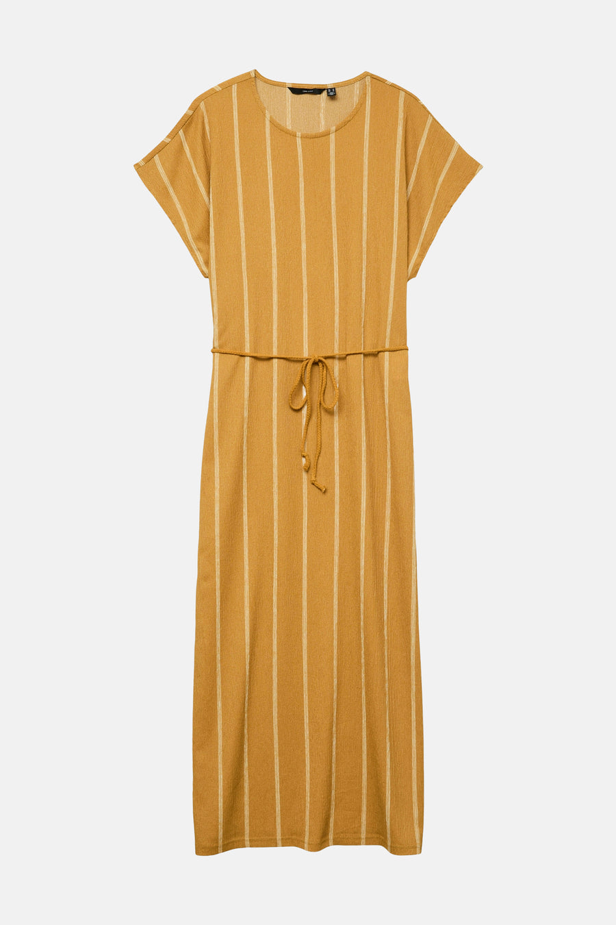 Robe jaune à rayures verticales de Vero Moda, avec une ceinture nouée à la taille.
