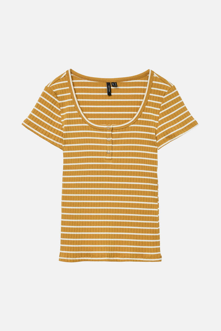 T-shirt ocre à rayures en maille côtelée de Vero Moda, avec encolure arrondie et patte de boutonnage.
