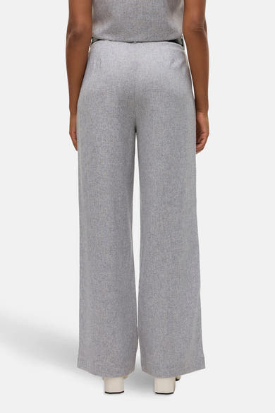 Pantalon de costume gris de VERO MODA®, coupe ample et jambes larges, vue arrière.