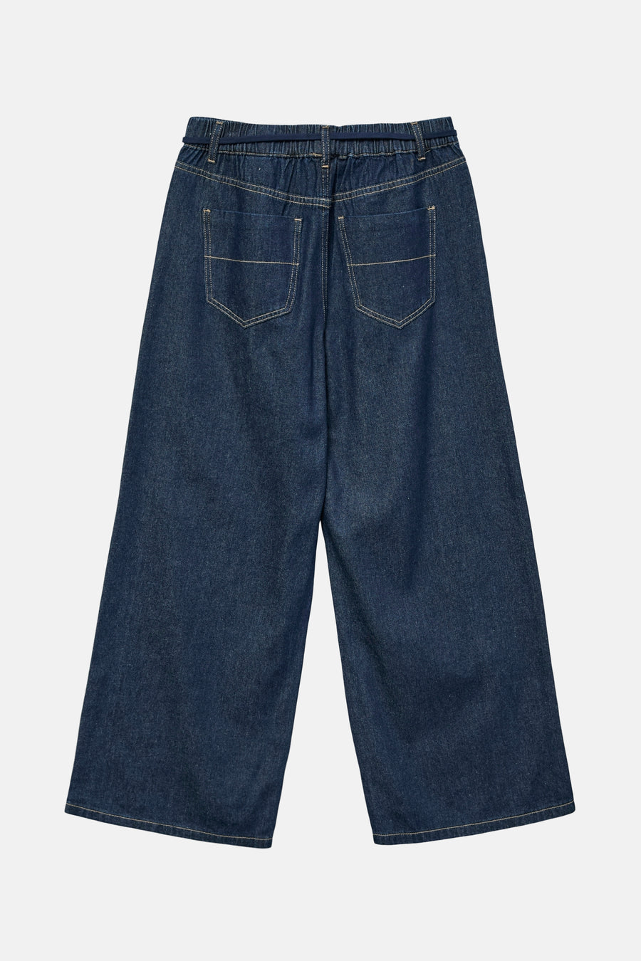 Jeans larges en denim bleu foncé de Vero Moda, avec taille élastiquée et poches arrière rectangulaires.