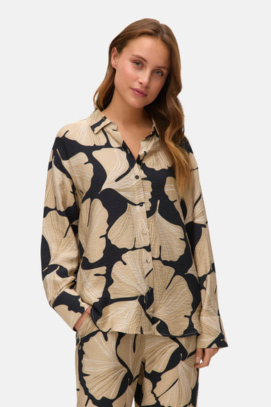 Multikleurig overhemd met lange mouwen van VERO MODA®, met een gestileerd bladerpatroon.