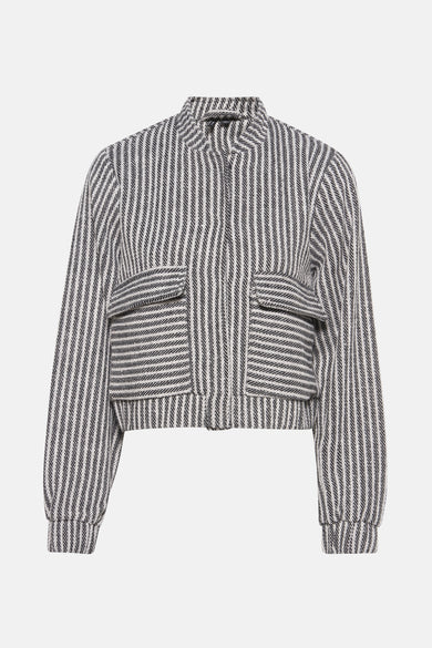 Korte zwarte gestreepte jas van VERO MODA® met opgestikte zakken en lange mouwen.