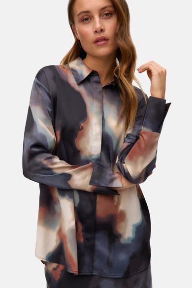 Multikleuren blouse met lange mouwen van Vero Moda, met abstract patroon en manchetten met knopen.