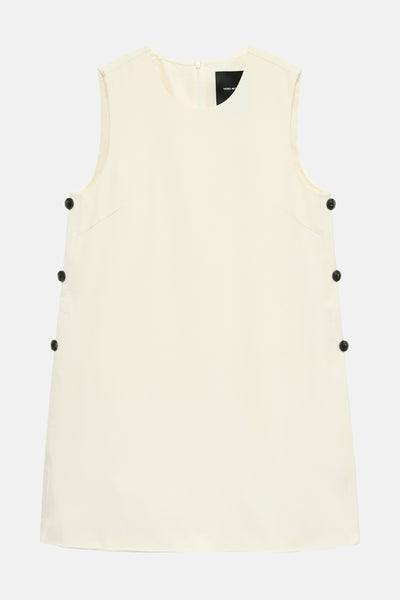 Robe beige de VERO MODA ornée de boutons décoratifs sur le côté.