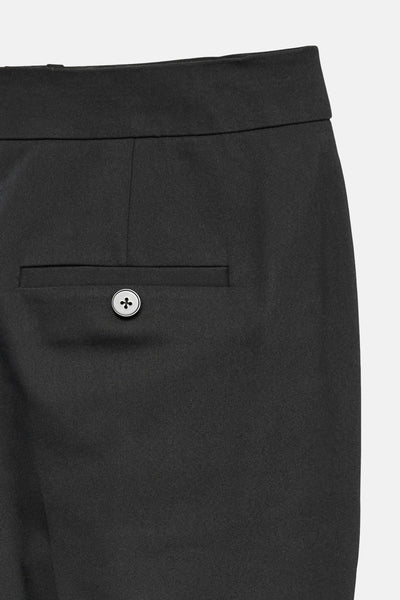 Pantalon noir de VERO MODA, avec une poche boutonnée et une coupe élégante.