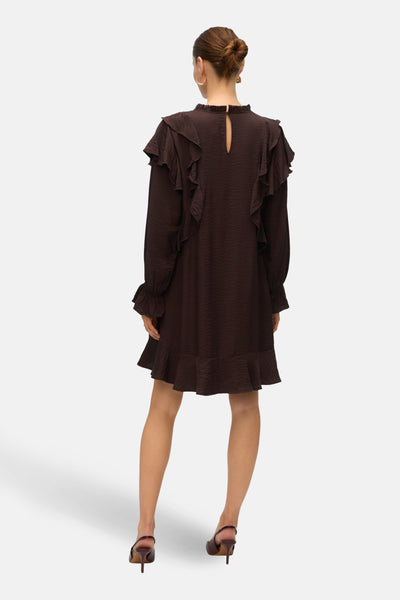 Bruine jurk met lange mouwen van VERO MODA®, met ruches op de schouders en een geplooide zoom.