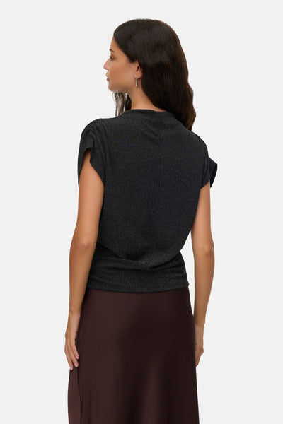 Zwart T-shirt met korte mouwen van Vero Moda, met glanzende textuur, gedragen met een bruine rok.