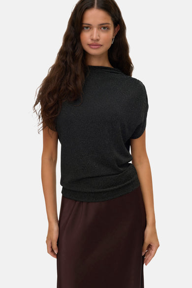Zwart T-shirt met korte mouwen van VERO MODA, met een subtiel textuurpatroon.