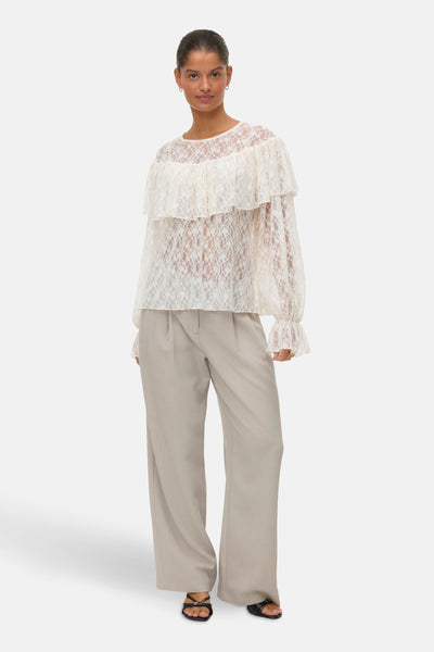 Wit blouse met lange mouwen van VERO MODA, van kant met decoratieve ruches.