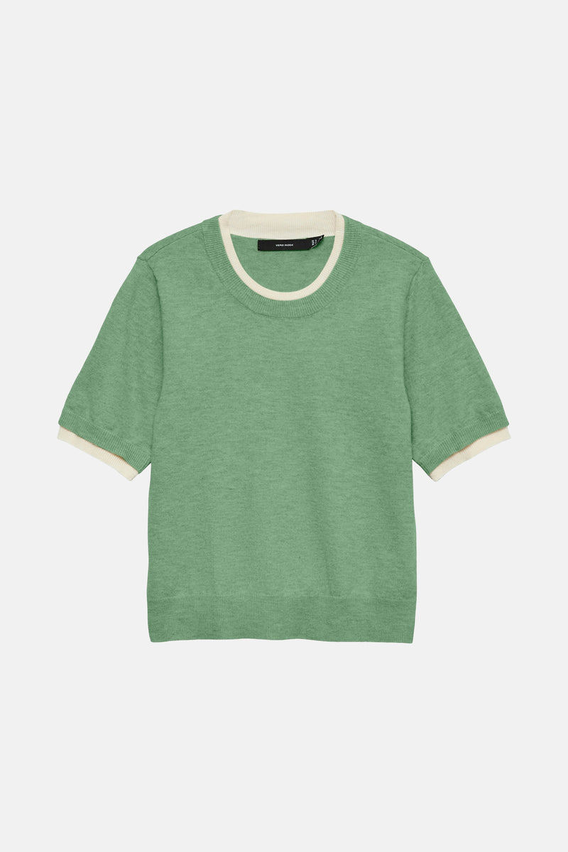 Groene trui met ronde hals van VERO MODA, met contrasterende crème kleurige kraag en korte mouwen.