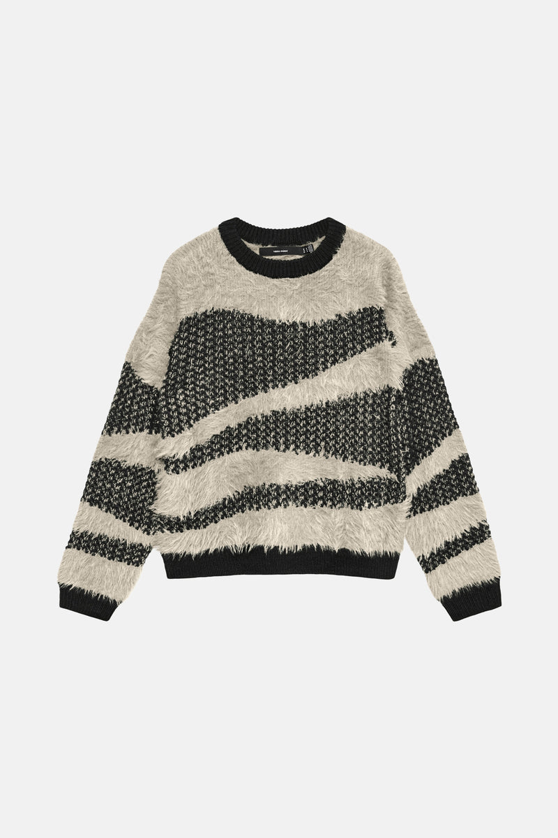 Multikleuren rondehals trui van VERO MODA met contrasterende diagonale strepen en een pluizige textuur.